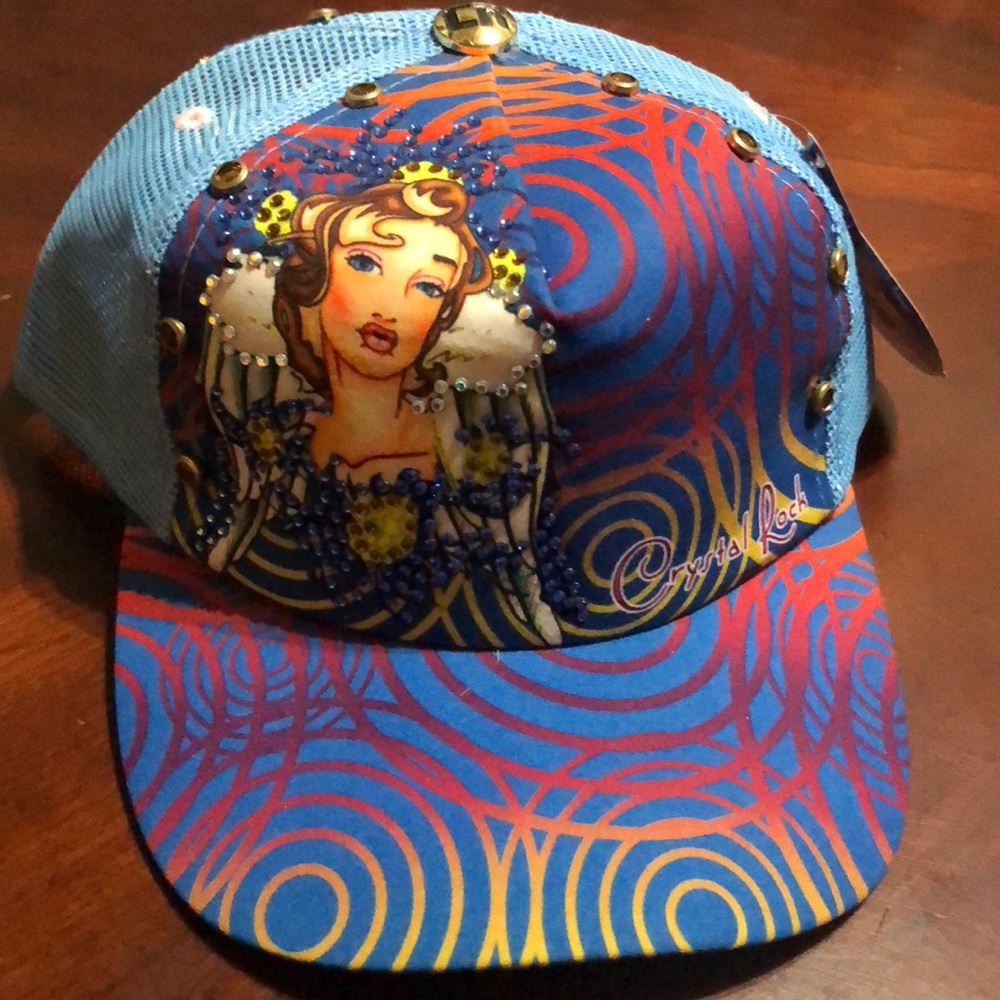 Crystal rock hat